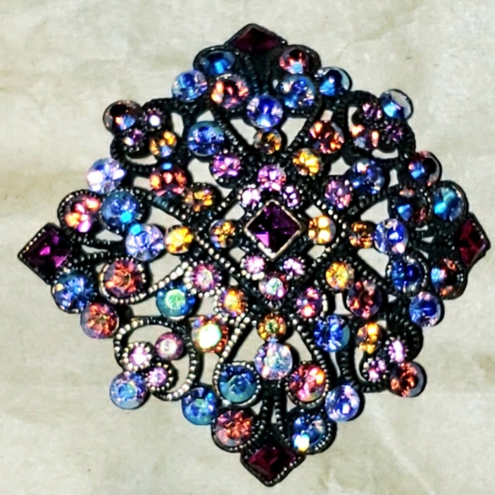 Vintage Joan Rivers brooch